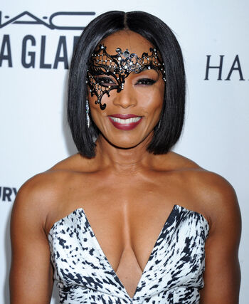 Angela Bassett