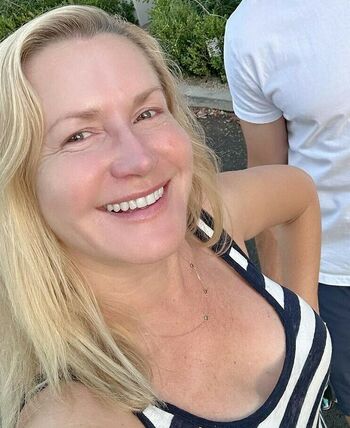 Angela Kinsey