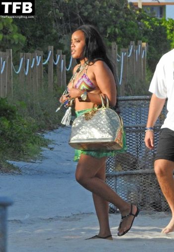 Angela Simmons