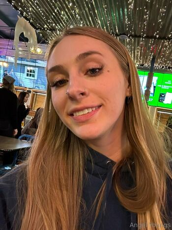 angelyoungsxxx