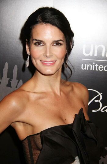 Angie Harmon