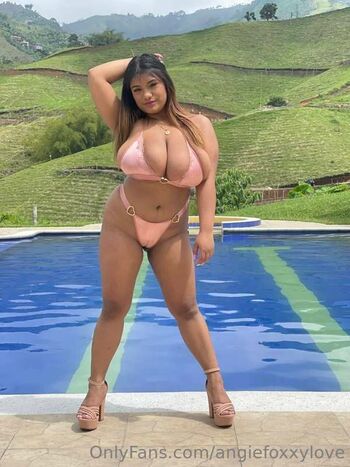 angiefoxxylove
