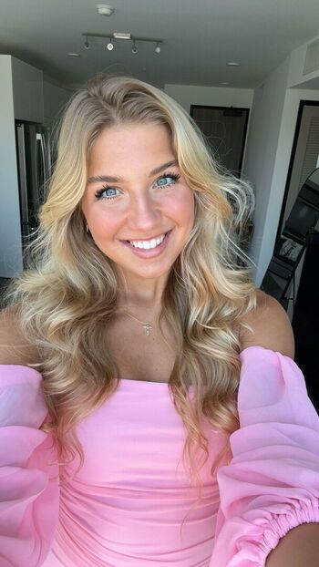 Aniela Leon