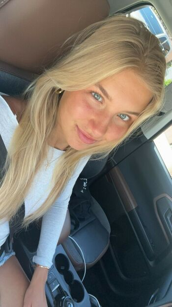 Aniela Leon