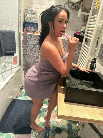 Anissa Kate