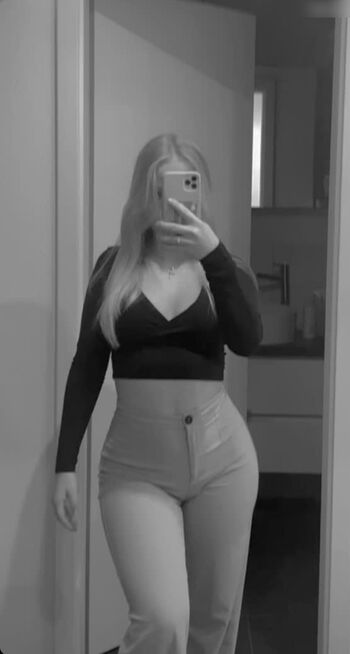 _anjulie_