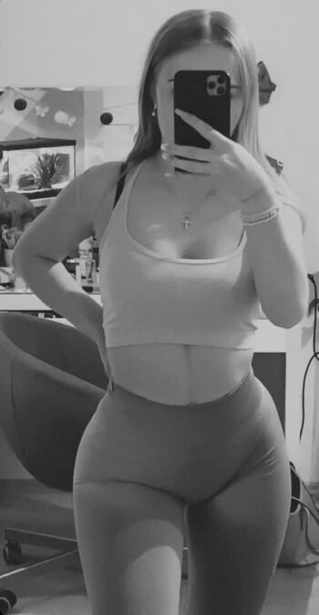 _anjulie_