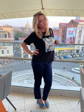anna_bellla