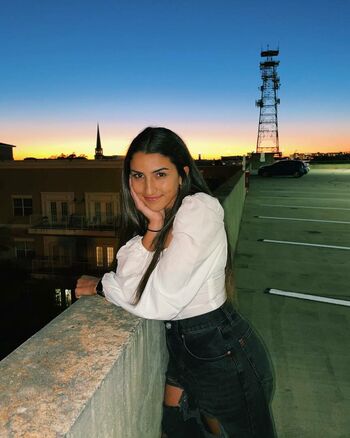 Anna DeLeon