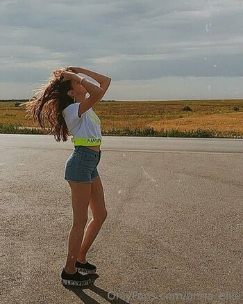 anna_ellie