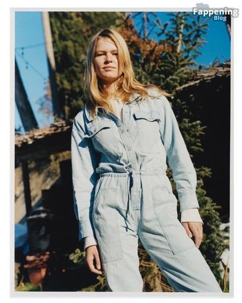 Anna Ewers