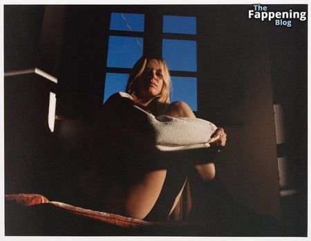 Anna Ewers