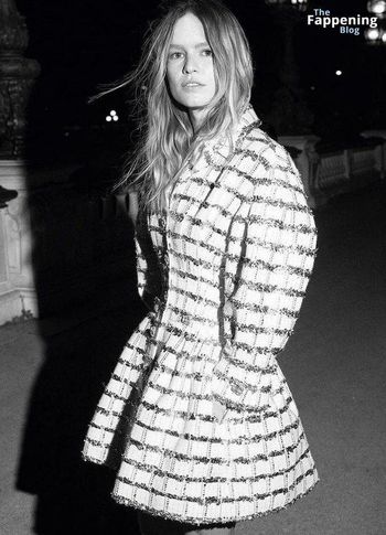 Anna Ewers