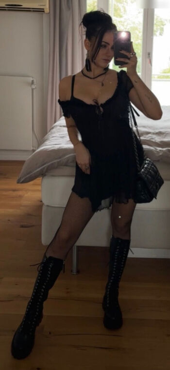Anna Grey