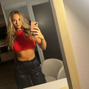 Anna Jay