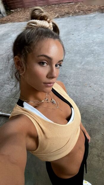 Anna Jay