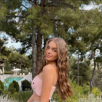 Anna Zak