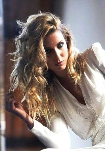 Annabelle Wallis