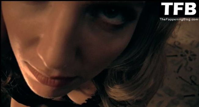 Annabelle Wallis