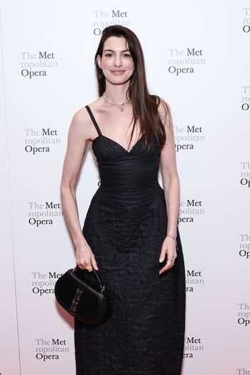 Anne Hathaway