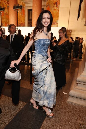 Anne Hathaway