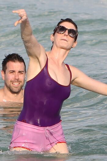 Anne Hathaway