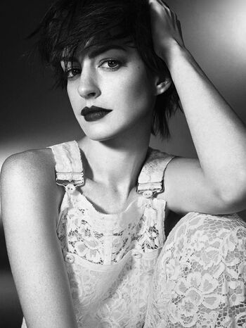 Anne Hathaway