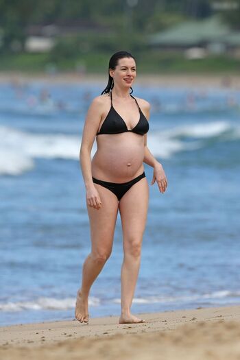 Anne Hathaway