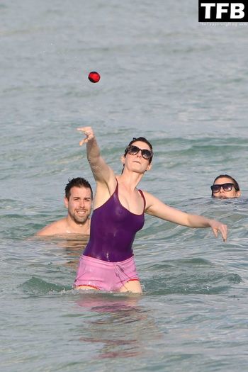Anne Hathaway
