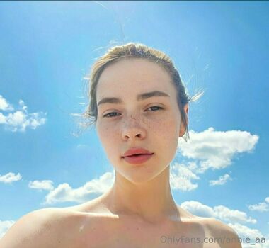 annie_aa