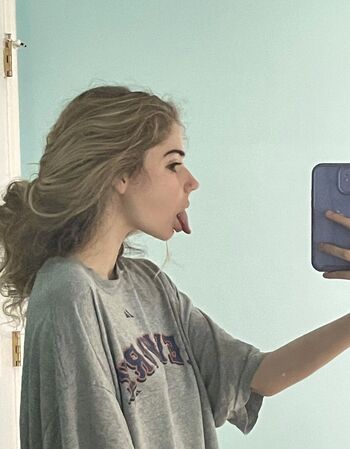 Annie Frequentpuker