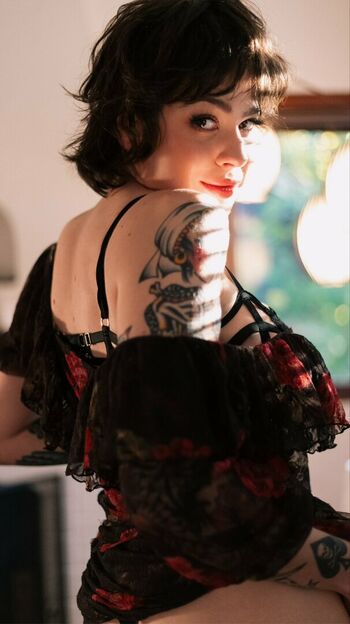 Annie Jay