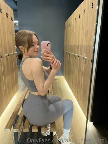anny_huge_tits1