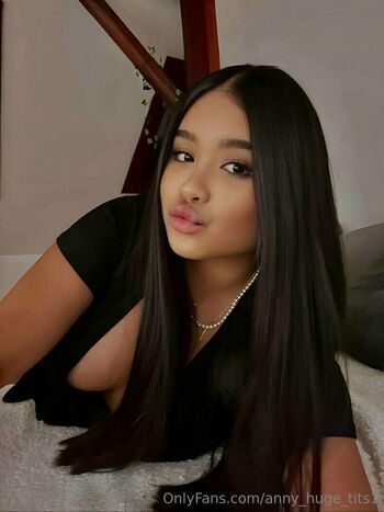 anny_huge_tits1
