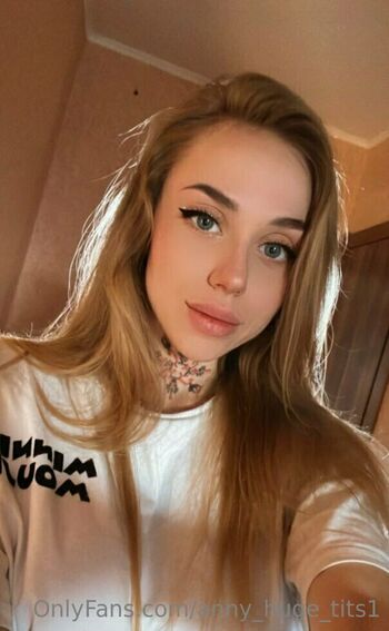 anny_huge_tits1