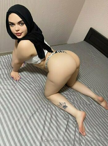 anny_huge_tits1