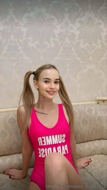 anny_huge_tits1