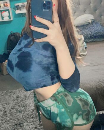Arely Walle