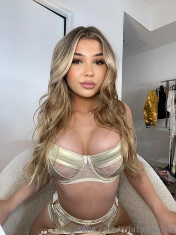 ariataylorxxx