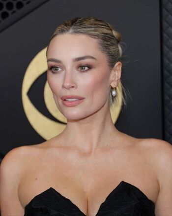 Arielle Vandenberg