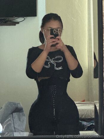 Aroomi Kim