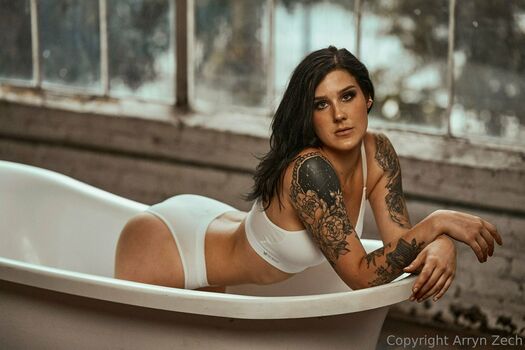 Arryn Zech