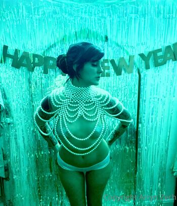 Arryn Zech