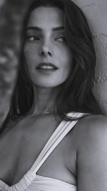 Ashley Greene