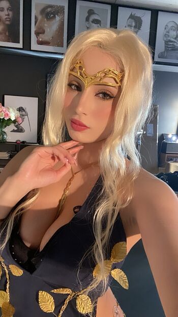 Athena Cosplay