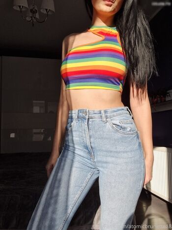 Atomicbrunette18