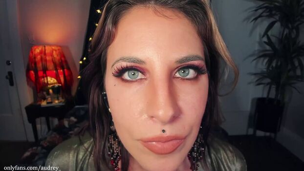 Audrey_