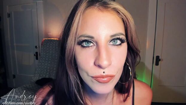 Audrey_