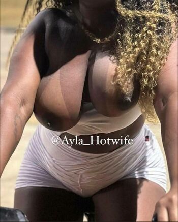 Ayla Hotwife