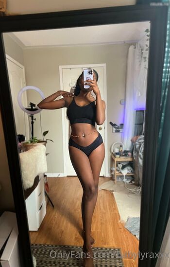 babylyraxxx
